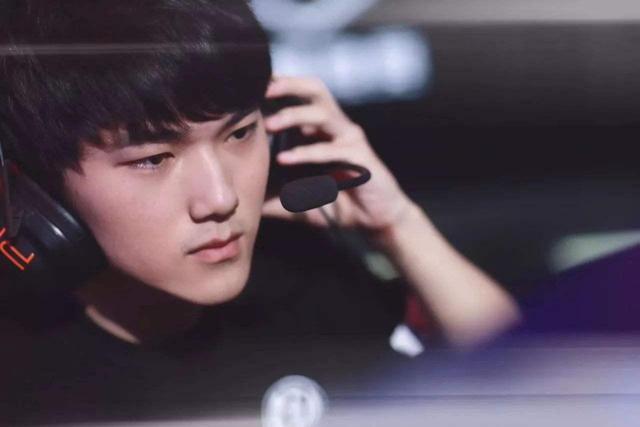 FPX赛后群访 QiuQiu：兄弟们可能在打团、对线也还需要加强一下