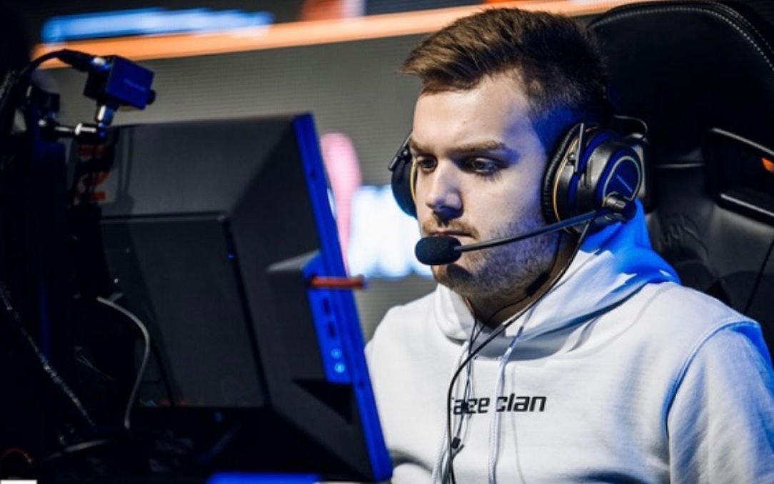 韩语主播： Zeus 是历史上最好的上单选手，也是去年最好的上单选手