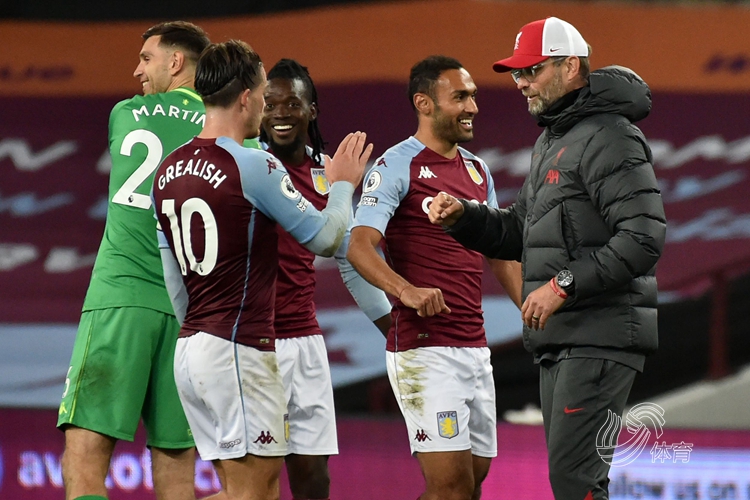 FPX赛后群访 Zdz ：Ale线上打得也是比较进攻的，下次对阵做好防守